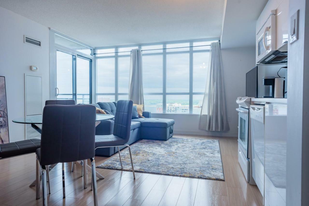 Luxury Downtown Toronto Condo - 2 Bedroom ภายนอก รูปภาพ